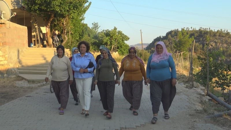 Vekil öğretmenlik yaptığı köye gelin geldi, iki dönemdir muhtarlık yapıyor
