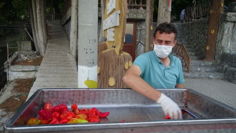 Yardımsever muhtarı mahallesinde herkes seviyor
