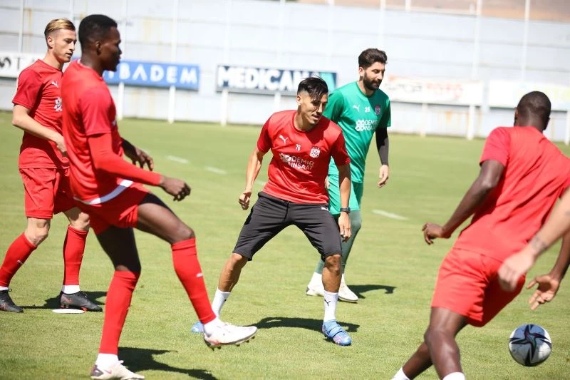 Sivasspor, Fenerbahçe maçına yoğun tempoda hazırlanıyor
