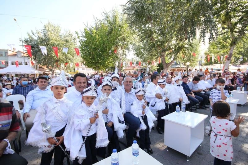 Kaş’ta 216 çocuk sünnet edildi
