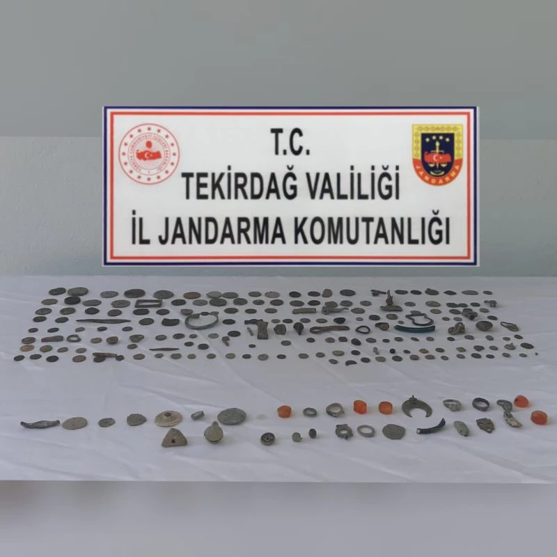 Şüpheli 2 kişiden 212 parça tarihi eser çıktı
