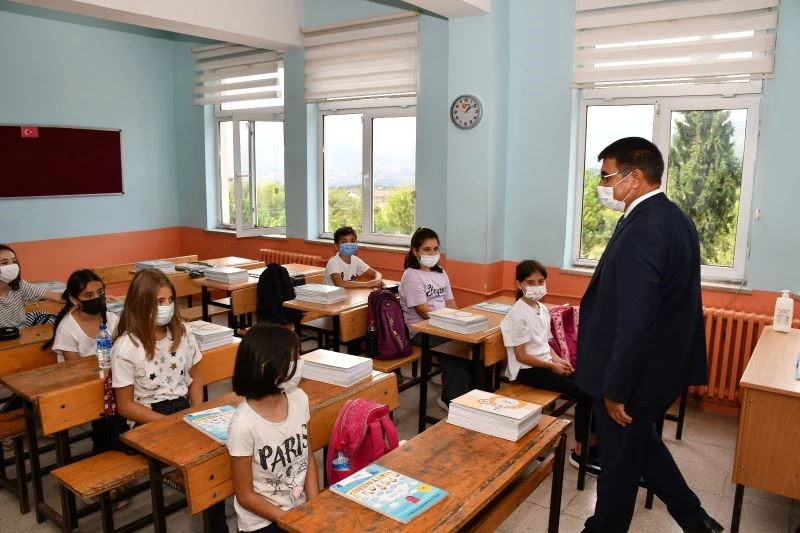 Karabük’te 186 okulda 35 bin 445 öğrenci yüz yüze eğitime başladı
