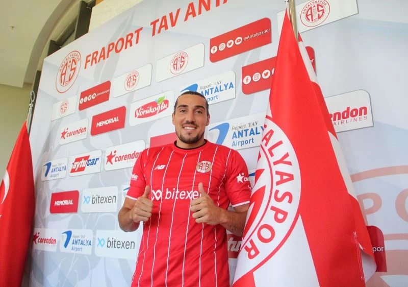 Crivelli Antalyaspor’da
