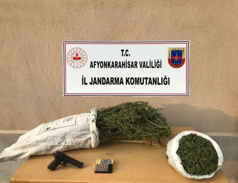 Dede ve torununa uyuşturucu operasyonu
