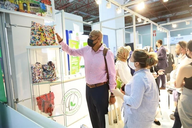 Geri dönüşüm malzemelerinden çanta üretimi
