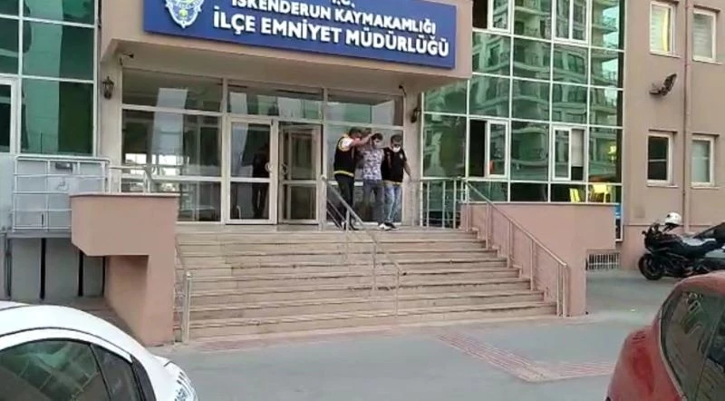 Gece otomobillerin lastiklerini böyle kesti
