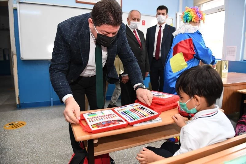 Minik öğrencilerin eğitim setleri Altınordu Belediysi’nden
