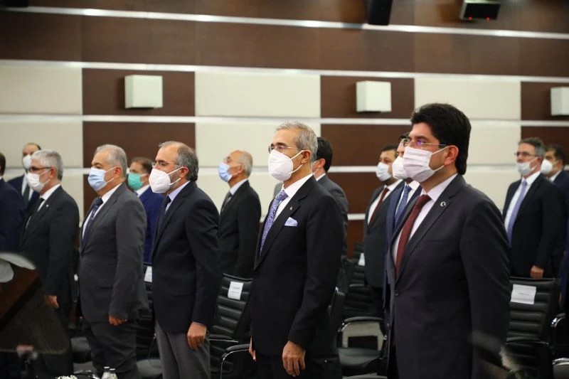 Savunma Sanayii Başkanı Demir, Yenilikçi ve İleri Teknolojiler Katılım Girişim Sermeyesi Yatırım Fonu İmza Töreni’ne katıldı
