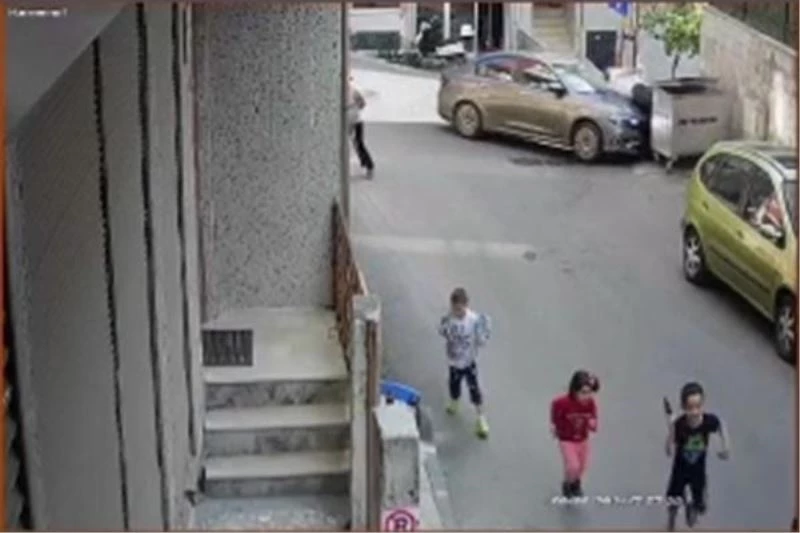 Şişli’de feci kaza kamerada, çöp atarken dehşeti yaşadı
