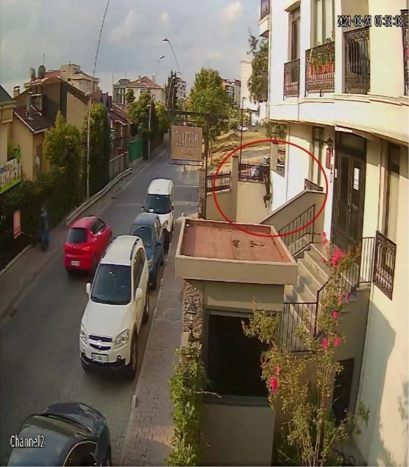  Hırsızlar sert kayaya tosladı, 15 yaşındaki genç hırsızları böyle kovaladı
