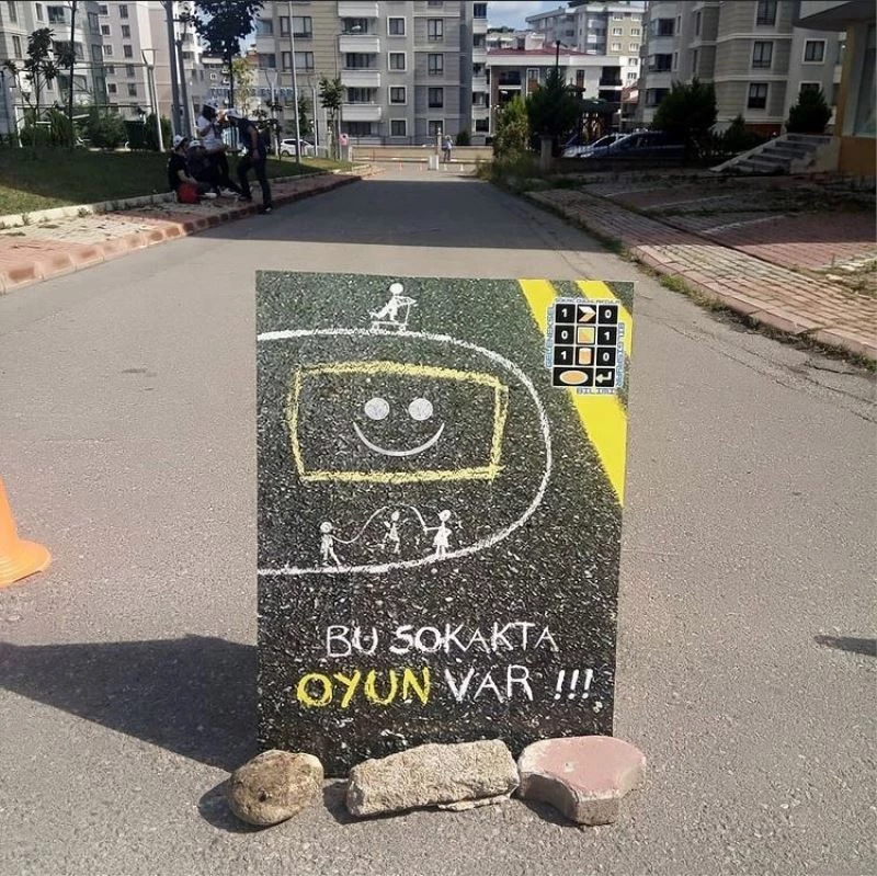 Geleneksel Sokak Oyunlarıyla Bilgisayar Bilimi
