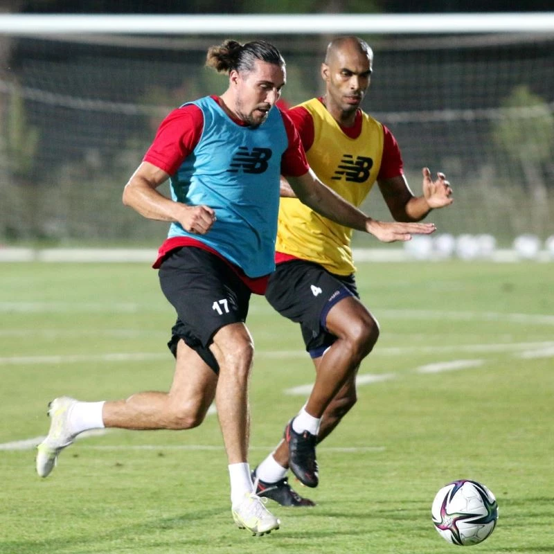 Crivelli ilk antrenmanına çıktı
