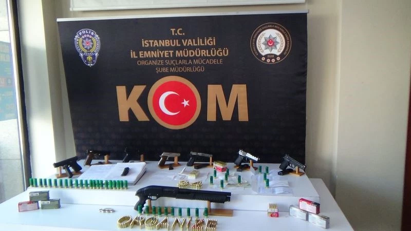 Site sakinlerine çöken çeteye operasyon: 23 gözaltı
