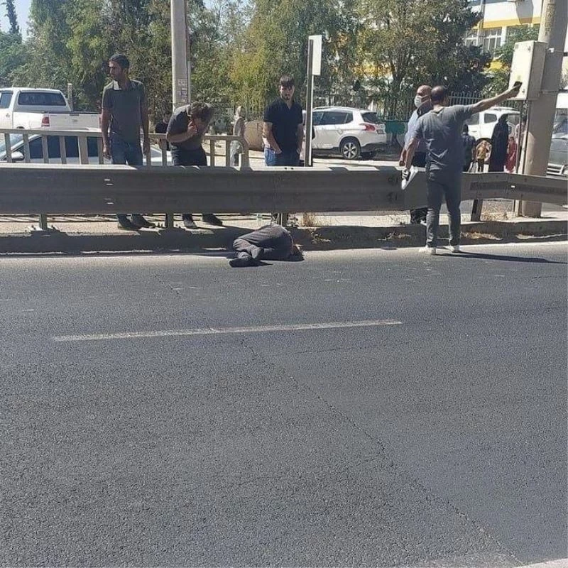 Caddeden karşıya geçmek isteyen gence tır çarptı
