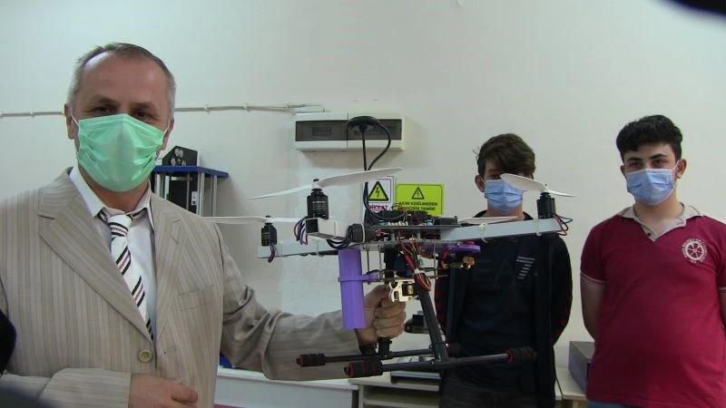 Liseli öğrenciler tasarladıkları insansız hava aracıyla finale göz kırptı
