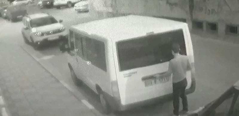 Aynı minibüsten 2 kere çay çalan şahıs tutuklandı
