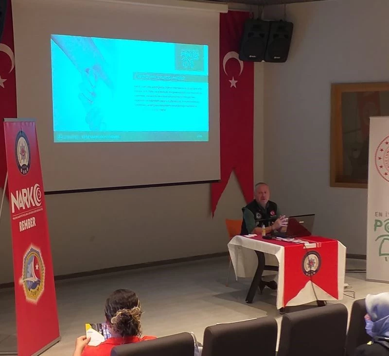 “En İyi Narkotik Polisi Anne” projesi kadın memurlara anlatıldı
