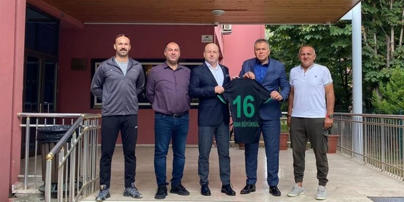 Bursaspor Başkanı Hayrettin Gülgüler’den BTSO Celal Sönmez Spor Lisesi’ne ziyaret
