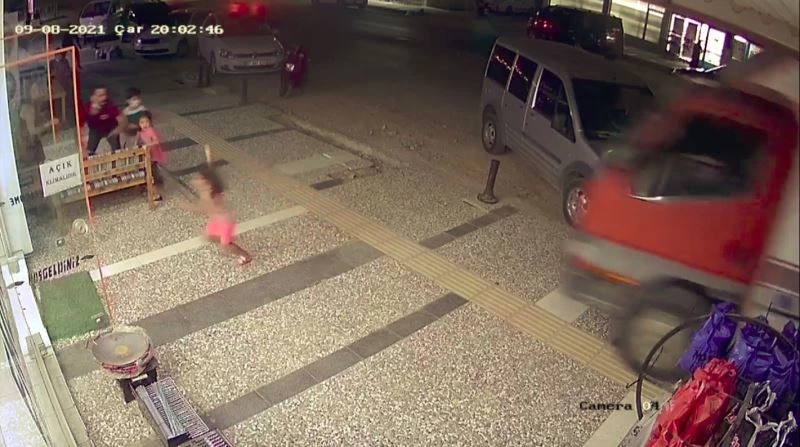  Kamyonun freni boşaldı, facianın eşiğinden dönüldü
