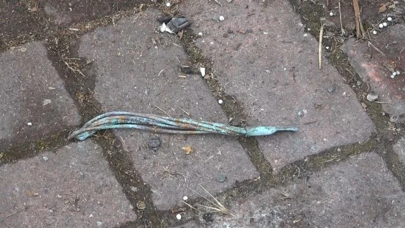 Trafoya giren hırsızlar küle döndü
