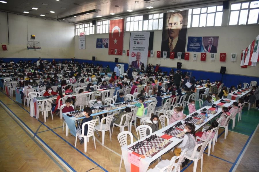 Satranç Turnuvası Başkan Kadir Kara’nın Hamlesiyle Başladı