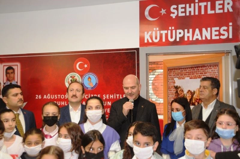 Bakan Soylu, Cizre’de şehit polisler adına kurulan kütüphanenin açılışını gerçekleştirdi
