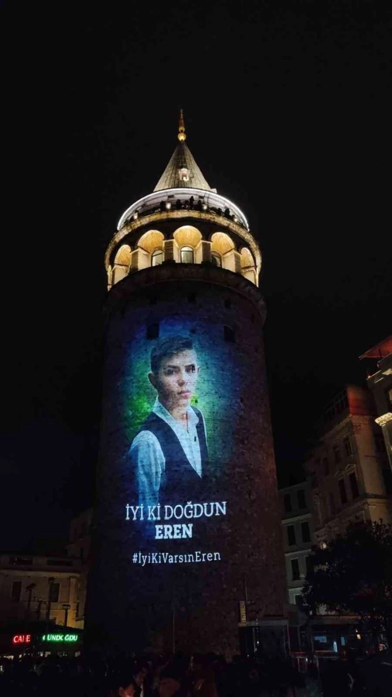 Şehit Eren Bülbül’ün doğum gününe özel hazırlanan video Galata Kulesi’ne yansıtıldı
