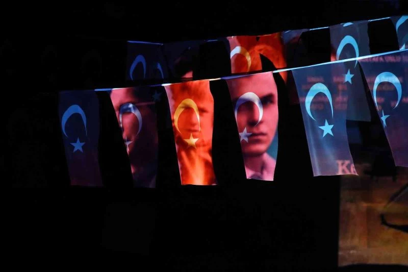 Şehit Eren Bülbül’ün fotoğrafı doğum gününde Ankara Kalesi’ne yansıtıldı
