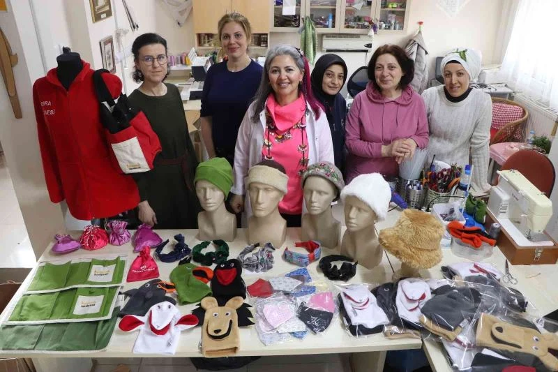 Kadın usta öğreticilerden üretime katkı
