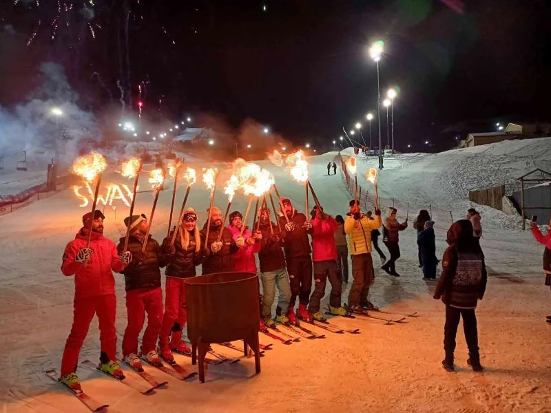 Palandöken’de meşaleli yılbaşı coşkusu
