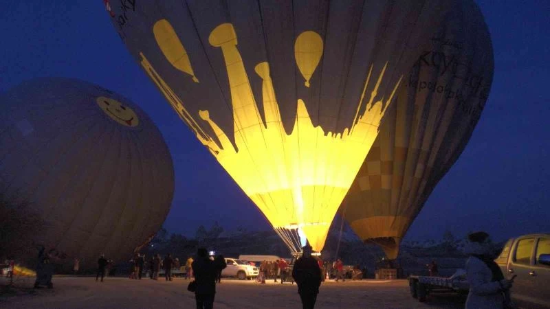 Yeni yılın ilk güneşini havada karşıladılar

