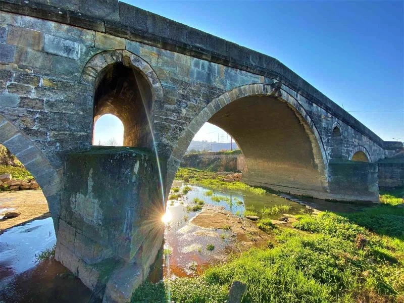 Fabrikaların arasında 500 yıllık tarih
