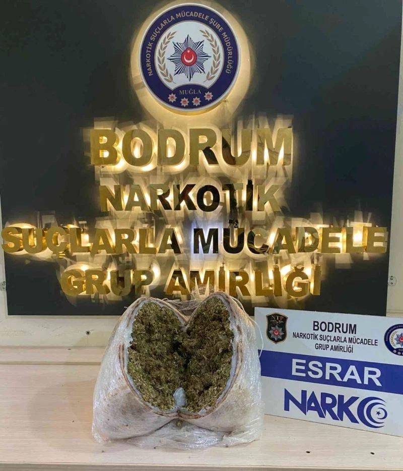 Bir buçuk kilo esrarla yakalandı
