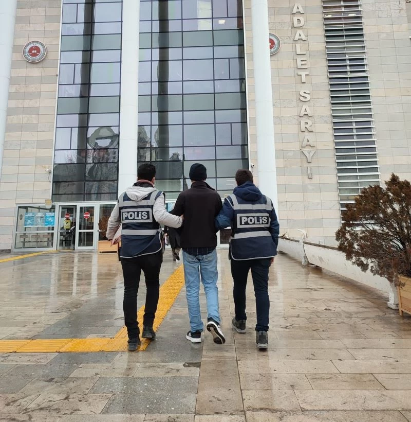 Elazığ’da 28 ayrı suç kaydı olan şüpheli kombi çaldıktan sonra yakalandı
