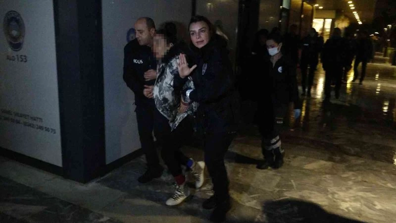 Aracın havalandırma sistemini koli bandıyla kapatıp 6 piknik tüple intihara kalkıştı, polisi alarma geçirdi
