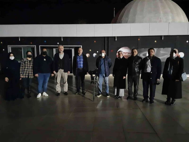 Ay, Satürn ve Jüpiter’i teleskopla gözlemlediler
