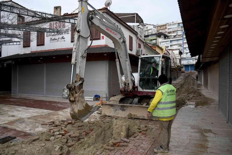 Grand ve Orient Bazaar’da yenileme mesaisi 7/24 sürüyor
