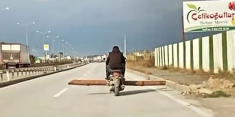 Motosikletiyle taşıdığını görenler gözlerine inanamadı
