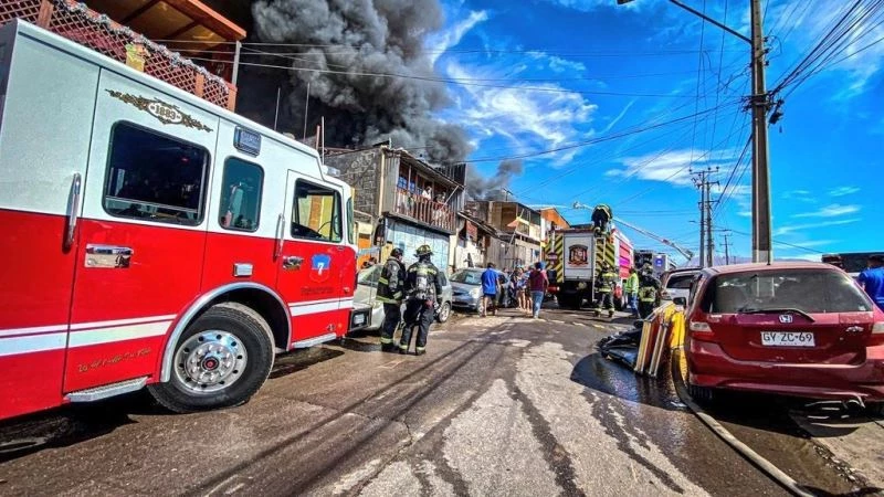 Şili’de alevler göçmen barınaklarını küle çevirdi: 15 yaralı
