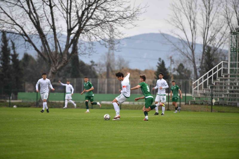 Bursaspor, U19 takımı ile maç yaptı - Namiq Alasgarov iki golle yıldızlaştı
