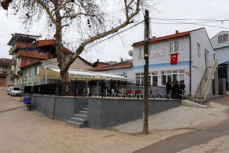 Kozluca Mahallesi yeni meydan ve konağa kavuştu
