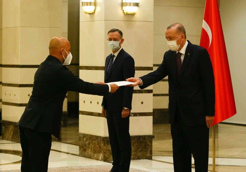 Cumhurbaşkanı Erdoğan, El Salvador Büyükelçisi Calderon’u kabul etti
