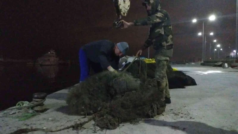 Marmara Denizi’nin kıyıları hayalet ağlardan temizleniyor
