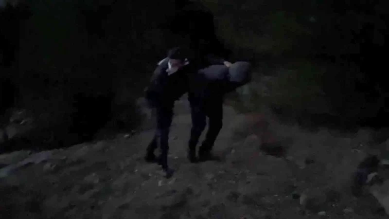 Nekropolü talan eden kaçak define avcılarına suçüstü operasyon: 5 gözaltı
