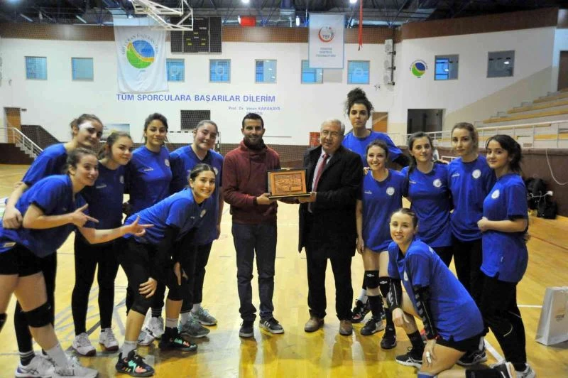 Spor foto muhabirine plaket
