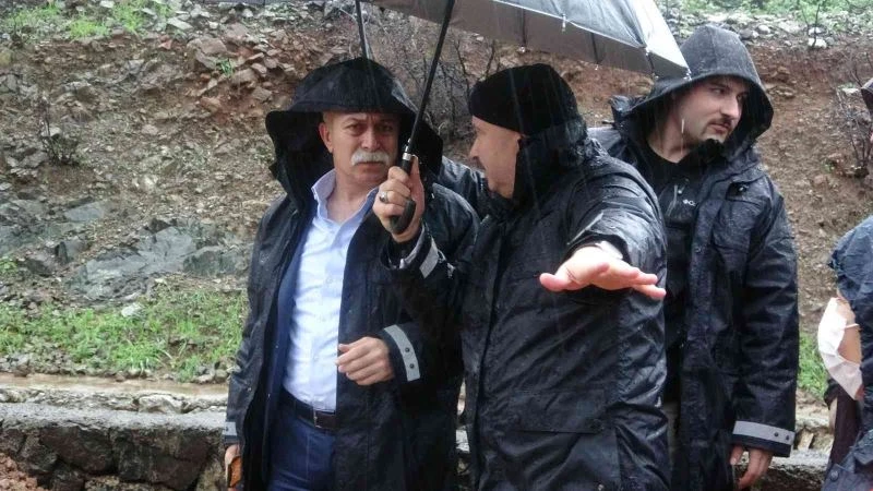 Muğla İl Emniyet Müdürü Dilberoğlu, sağanak yağışın etkili olduğu bölgelerde incelemelerde bulundu
