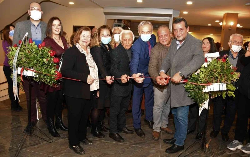 Sanatseverler Narlıdere’deki resim sergisinde buluştu
