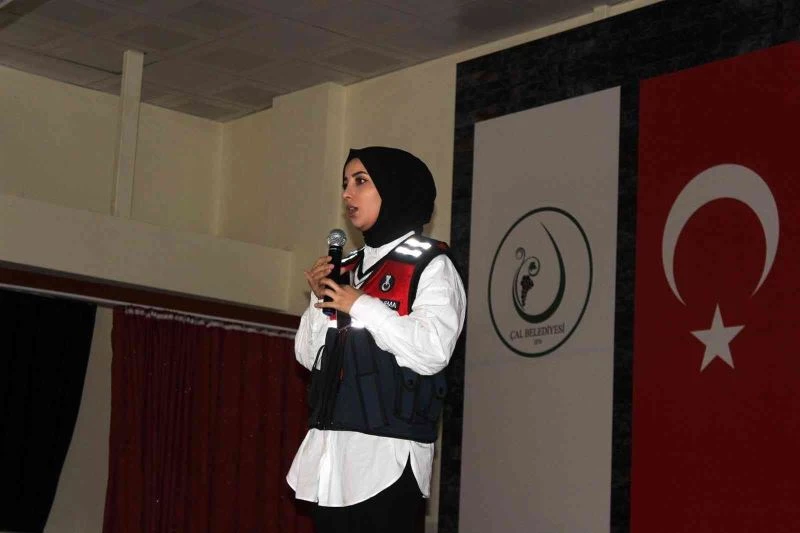 Çal’da ’En İyi Narkotik Polisi: Anne’ projesi tanıtıldı
