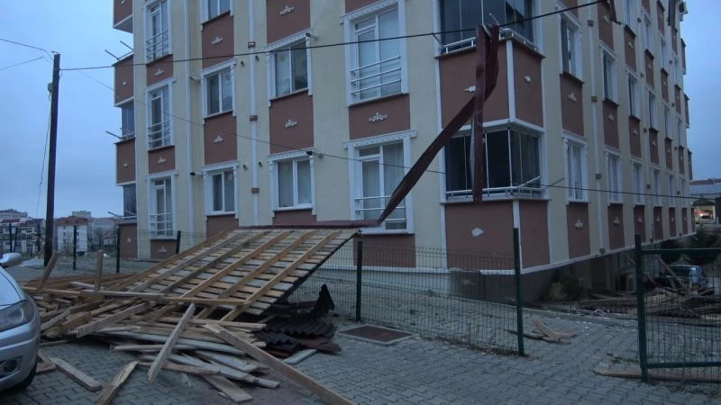 Kırklareli’nde fırtınanın verdiği hasar gün ağarınca ortaya çıktı

