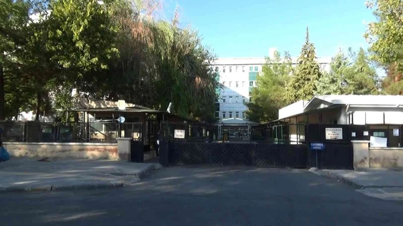 Tahir Elçi cinayetinde incelenen hard disk boş çıktı, dönemin Başbakanı Davutoğlu’nun tanık olarak dinlenme talebi reddedildi
